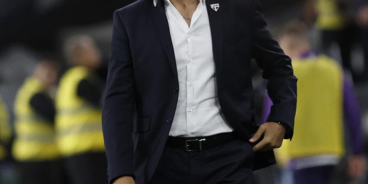 São Paulo F.C. – Crespo analisa duelo com o Corinthians São Paulo F.C. – Crespo analisa duelo com o Corinthians