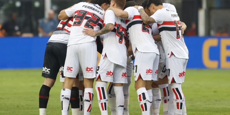 São Paulo F.C. – No Maracanã, São Paulo enfrenta o Fluminense pelo Brasileirão São Paulo F.C. – No Maracanã, São Paulo enfrenta o Fluminense pelo Brasileirão