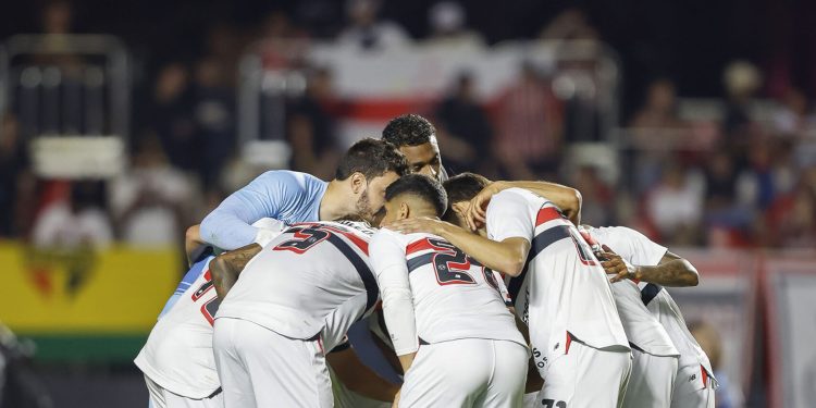 São Paulo F.C. – Em confronto direto na tabela do Brasileirão, Tricolor visita o Vasco da Gama São Paulo F.C. – Em confronto direto na tabela do Brasileirão, Tricolor visita o Vasco da Gama
