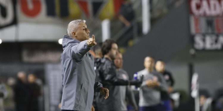 São Paulo F.C. – Crespo analisa partida contra o Red Bull Bragantino São Paulo F.C. – Crespo analisa partida contra o Red Bull Bragantino