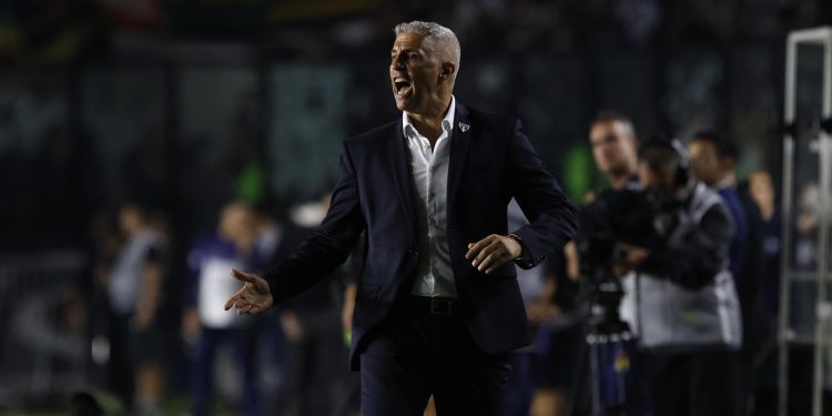 São Paulo F.C. – Crespo valoriza vitória fora de casa: “É o momento de acreditar e confiar nos jogadores”