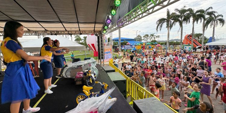 Deputado Pedro Fernandes celebra a realização do Dia da Alegria em Monte Negro