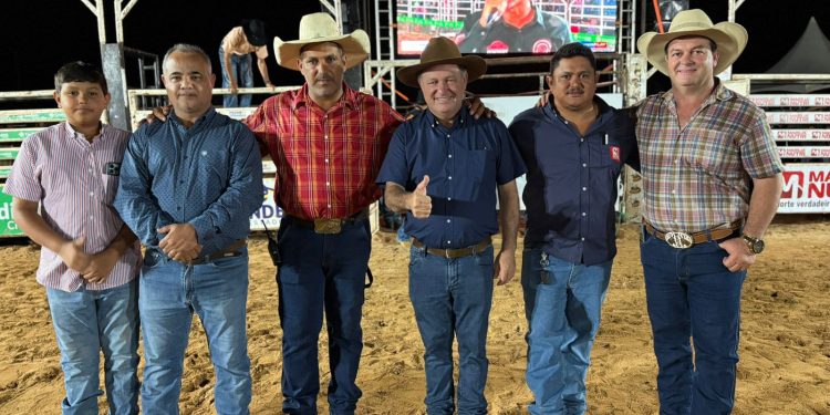 Pedro Fernandes celebra sucesso do Rodeio Expocampo em Campo Novo de Rondônia