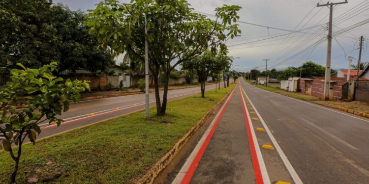 Construção de pista de caminhada na RO-010 reforça segurança e mobilidade em Mirante da Serra Construção de pista de caminhada na RO-010 reforça segurança e mobilidade em Mirante da Serra