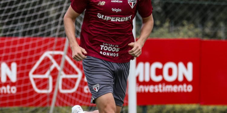 São Paulo F.C. – Tricolor realiza último treino antes do duelo com o Juventude em Santos