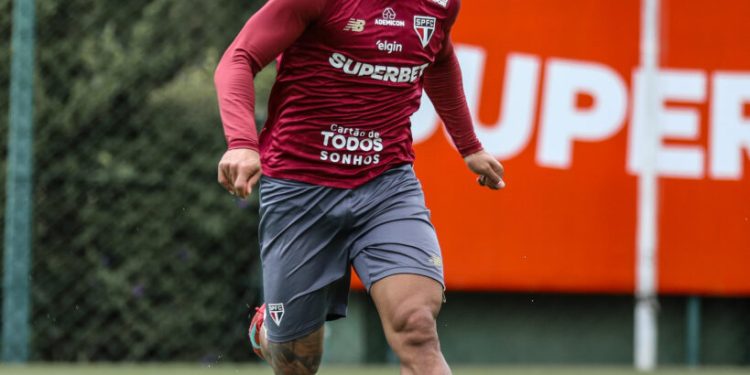 São Paulo F.C. – Tricolor segue com os preparativos para enfrentar o Fluminense São Paulo F.C. – Tricolor segue com os preparativos para enfrentar o Fluminense