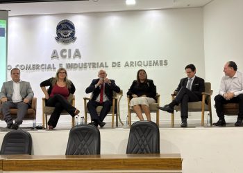 Pedro Fernandes articula palestra sobre a reforma tributária para empresários de Ariquemes