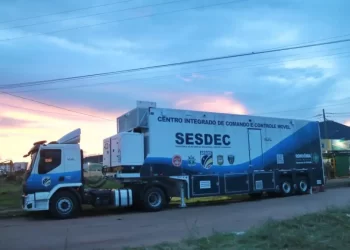Carreta do CICC-Móvel é deslocada temporariamente para reforçar segurança durante bloco carnavalesco