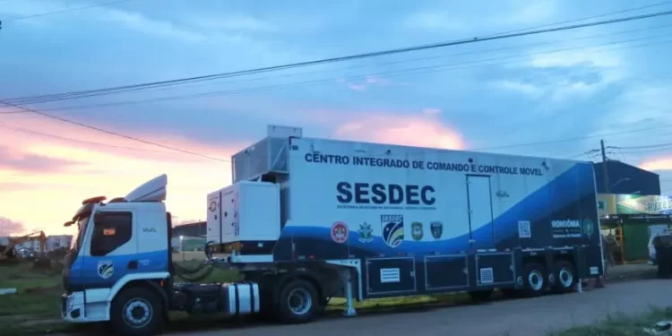 Carreta do CICC-Móvel é deslocada temporariamente para reforçar segurança durante bloco carnavalesco Carreta do CICC-Móvel é deslocada temporariamente para reforçar segurança durante bloco carnavalesco