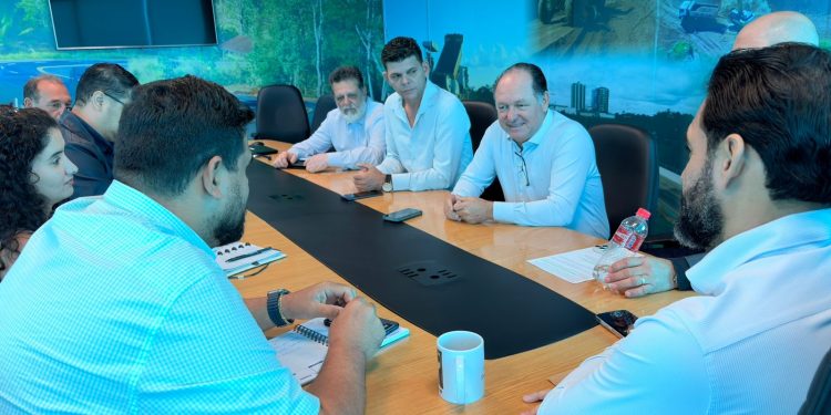 Pedro Fernandes e prefeitos defendem melhorias na RO-010 entre Monte Negro e Cacaulândia Pedro Fernandes e prefeitos defendem melhorias na RO-010 entre Monte Negro e Cacaulândia