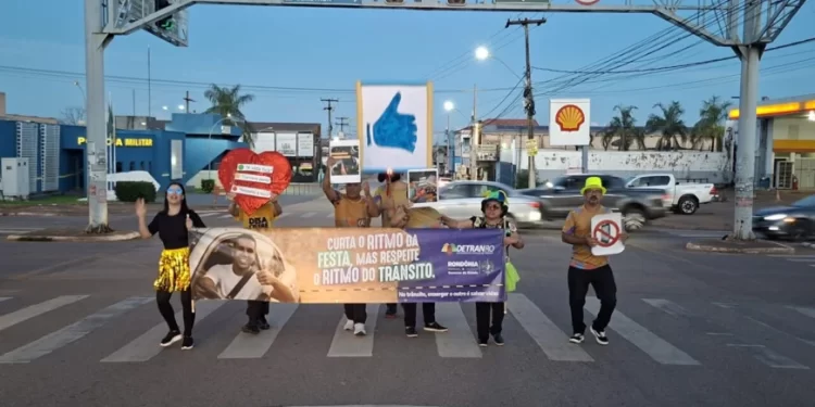 Ações de educação no trânsito são intensificadas durante campanha “Carnaval Seguro” Ações de educação no trânsito são intensificadas durante campanha “Carnaval Seguro”