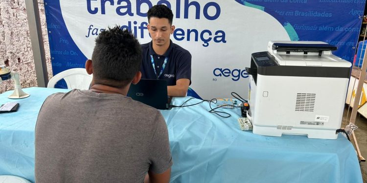 ”É uma ação importante para a população”, afirma morador sobre atendimento itinerante da Águas de Ariquemes no bairro Bela Vista
