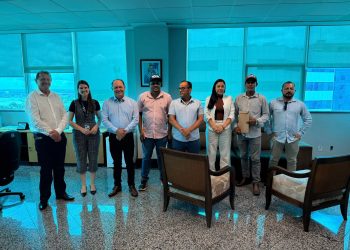 Deputado Pedro Fernandes e lideranças de Cujubim tratam de melhorias na RO-205 em reunião com o DER