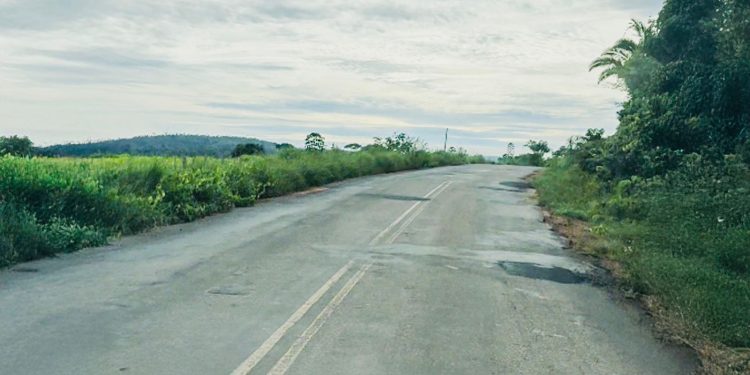 RO-459 em Rio Crespo passa por manutenção após solicitação do deputado Pedro Fernandes