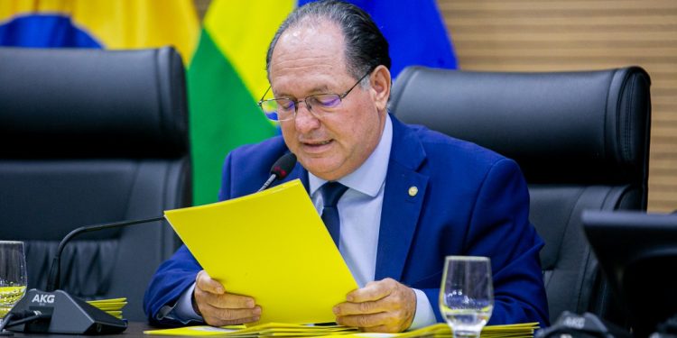 Deputado Pedro Fernandes garante R$ 150 mil para aquisição de camas hospitalares elétricas para Hospital de Alta Floresta d’Oeste Deputado Pedro Fernandes garante R$ 150 mil para aquisição de camas hospitalares elétricas para Hospital de Alta Floresta d’Oeste