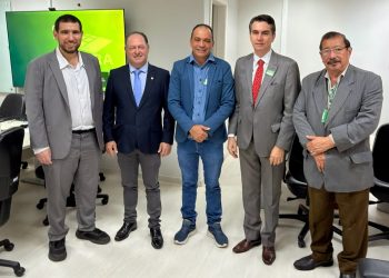 Deputado estadual Pedro Fernandes articula avanços na regularização fundiária do Vale do Jamari em reunião no INCRA, em Brasília