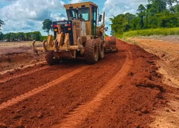 Rodovia 458 recebe manutenção e melhorias para garantir melhor trafegabilidade entre Alto Paraíso e Triunfo