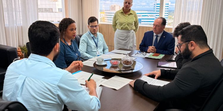 Deputado Pedro Fernandes recebe equipe da OCB para tratar de demandas do cooperativismo em Rondônia