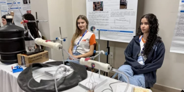 Exposição de Ciência, Inovação e Tecnologia reúne projetos criativos e fortalece educação pública em Rondônia Exposição de Ciência, Inovação e Tecnologia reúne projetos criativos e fortalece educação pública em Rondônia