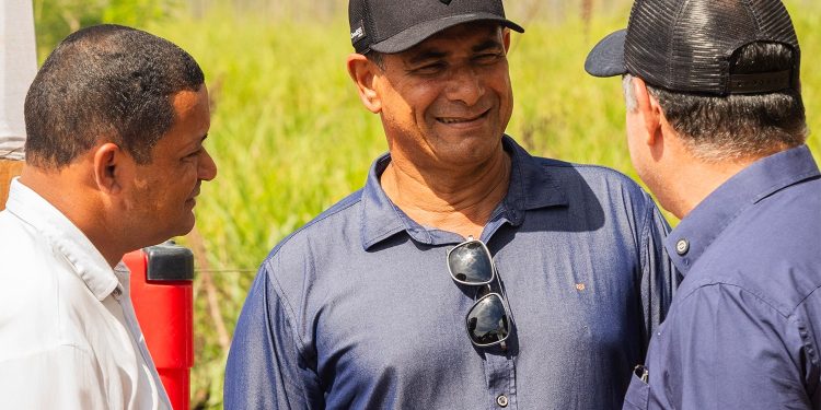 Associação de produtores rurais de Machadinho do Oeste recebe implementos com emenda do deputado Pedro Fernandes Associação de produtores rurais de Machadinho do Oeste recebe implementos com emenda do deputado Pedro Fernandes