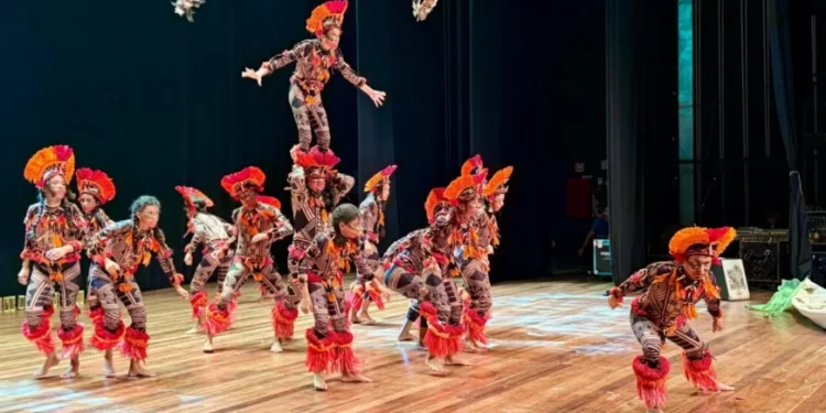Abertura da IV Mostra Estudantil de Arte e Cultura Indígena reúne estudantes da rede estadual em programação cultural Abertura da IV Mostra Estudantil de Arte e Cultura Indígena reúne estudantes da rede estadual em programação cultural