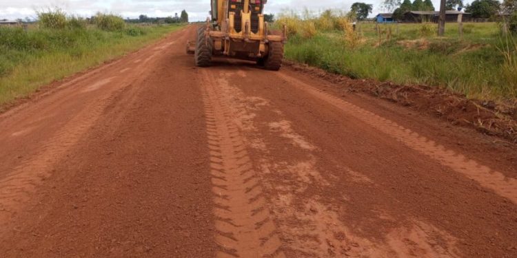 Governo de RO inicia recuperação de 84 km da RO-490 em Alto Alegre dos Parecis Governo de RO inicia recuperação de 84 km da RO-490 em Alto Alegre dos Parecis