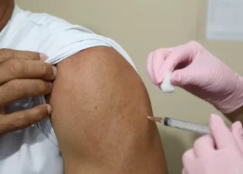 Campanha de vacinação contra influenza segue até maio e reforça prevenção à gripe