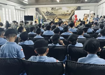Escola Pública de Trânsito do Detran-RO compartilha atividades com Pelotão Mirim da PM-AM