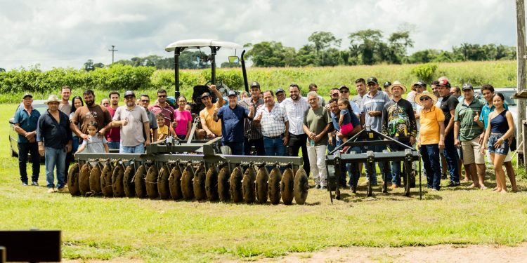 Associação de Rio Crespo recebe equipamentos e fortalece produção rural com emenda do deputado Pedro Fernandes Associação de Rio Crespo recebe equipamentos e fortalece produção rural com emenda do deputado Pedro Fernandes