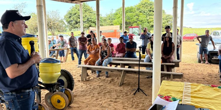 Associação Sol Nascente de Campo Novo recebe implementos agrícolas com recurso do deputado Pedro Fernandes Associação Sol Nascente de Campo Novo recebe implementos agrícolas com recurso do deputado Pedro Fernandes