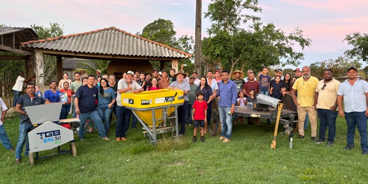 Associação rural de Ariquemes recebe implementos agrícolas com apoio do deputado Pedro Fernandes