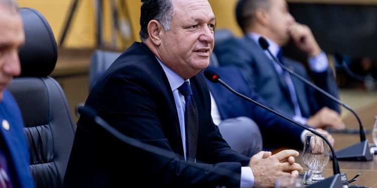 Deputado Pedro Fernandes destaca avanço para pavimentação da RO-458 entre Alto Paraíso e Triunfo Deputado Pedro Fernandes destaca avanço para pavimentação da RO-458 entre Alto Paraíso e Triunfo