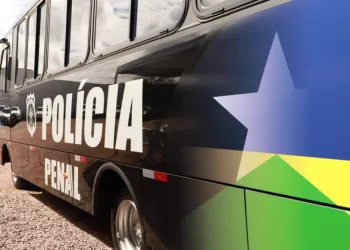 Governo de RO amplia estrutura e atuação da Polícia Penal do estado com entrega de micro-ônibus, em Porto Velho