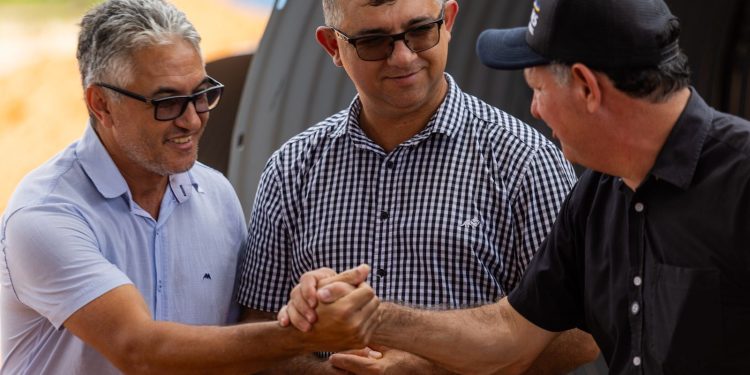 Emenda do deputado Pedro Fernandes garante avanço em obras de infraestrutura em Rio Crespo Emenda do deputado Pedro Fernandes garante avanço em obras de infraestrutura em Rio Crespo