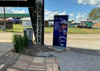 Instalação de bebedouros oferece água gelada e gratuita ao público da Rondônia Rural Show Internacional, em Ji-Paraná Instalação de bebedouros oferece água gelada e gratuita ao público da Rondônia Rural Show Internacional, em Ji-Paraná