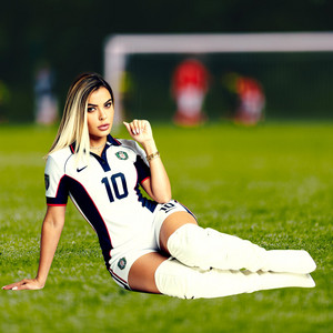 Allana Bee brilha no cenário internacional durante a Copa Allana Bee brilha no cenário internacional durante a Copa