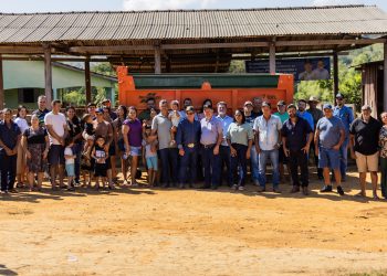 Associação rural de Monte Negro recebe carreta agrícola com recurso do deputado Pedro Fernandes