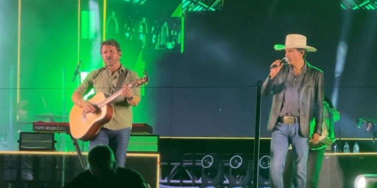 Cujubim recebe show nacional de Jads & Jadson durante a 14ª Expobim Cujubim recebe show nacional de Jads & Jadson durante a 14ª Expobim