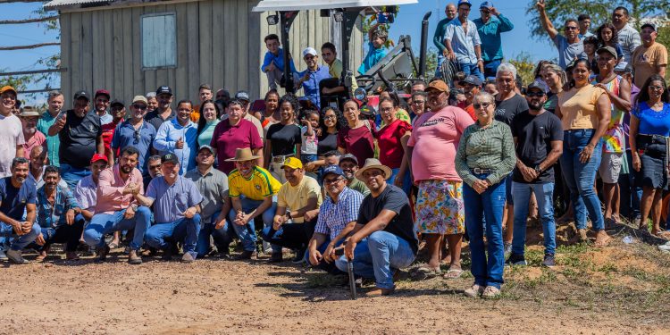 Fotos da entrega na Associação Asprorterra RO 257 km 51