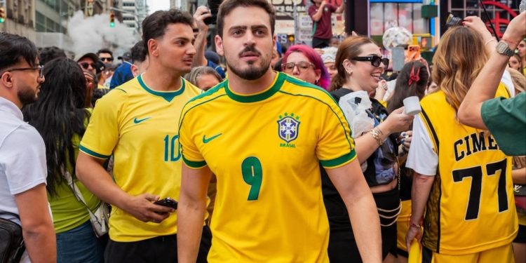 Jon Vlogs supera grandes canais de TV em audiência durante maratona histórica da Copa do Mundo Jon Vlogs supera grandes canais de TV em audiência durante maratona histórica da Copa do Mundo