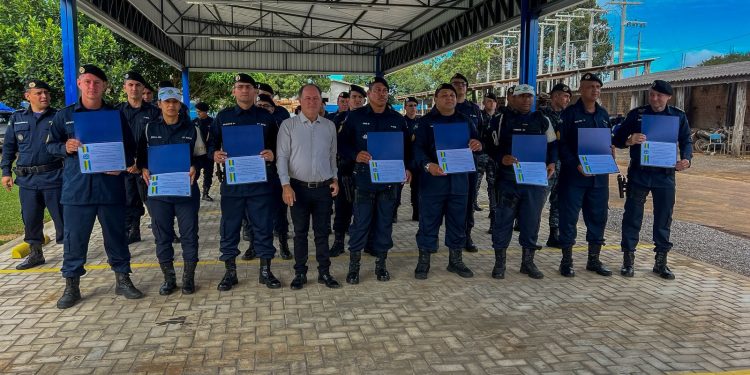 Policiais Militares são homenageados com Voto de Louvor por atuação no combate ao tráfico no Vale do Jamari Policiais Militares são homenageados com Voto de Louvor por atuação no combate ao tráfico no Vale do Jamari