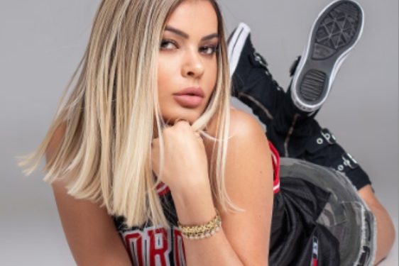 A brasileira que conquistou o pop internacional com autenticidade A brasileira que conquistou o pop internacional com autenticidade