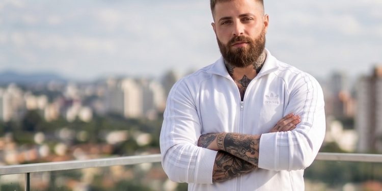 Perseus mergulha em emoções e apresenta “Gravity”, seu novo single autoral Perseus mergulha em emoções e apresenta “Gravity”, seu novo single autoral
