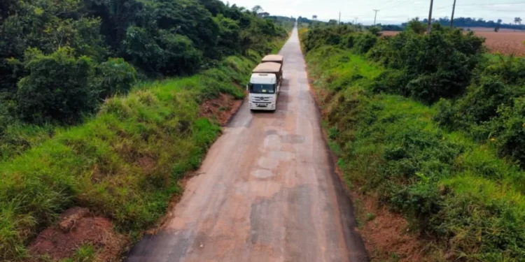 Rodovia-458 recebe manutenção asfáltica em 29 km, ampliando a segurança no acesso ao distrito de Triunfo