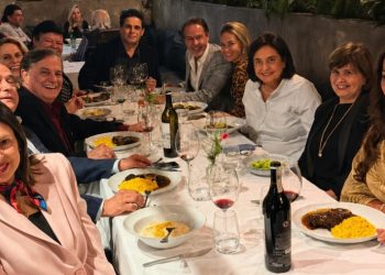 Aniversário de Ronnie Von reúne carinho e boa gastronomia em São Paulo