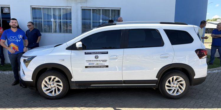 Novo veículo reforça atendimento do Programa Melhor em Casa em Alto Paraíso com recurso destinado pelo deputado Pedro Fernandes