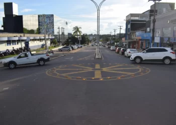 Projetos de sinalização viária promovem mais segurança e mobilidade nos municípios de Rondônia Projetos de sinalização viária promovem mais segurança e mobilidade nos municípios de Rondônia