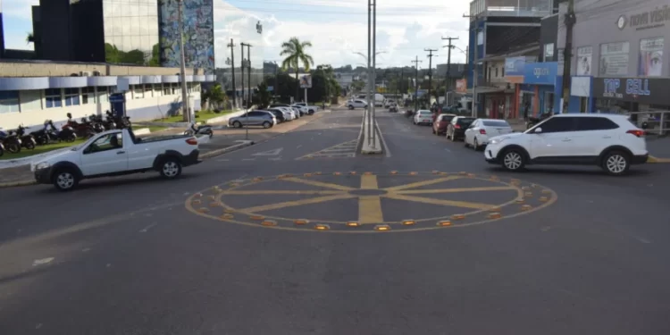 Projetos de sinalização viária promovem mais segurança e mobilidade nos municípios de Rondônia Projetos de sinalização viária promovem mais segurança e mobilidade nos municípios de Rondônia