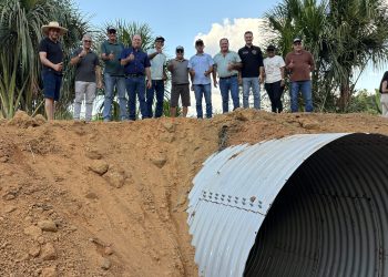Novos bueiros metálicos vão substituir mais de 10 pontes de madeira na área rural de Rio Crespo