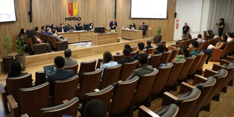 MPRO integra meio acadêmico e sistema judiciário por meio do 5º Concurso de Júri Simulado em Porto Velho MPRO integra meio acadêmico e sistema judiciário por meio do 5º Concurso de Júri Simulado em Porto Velho